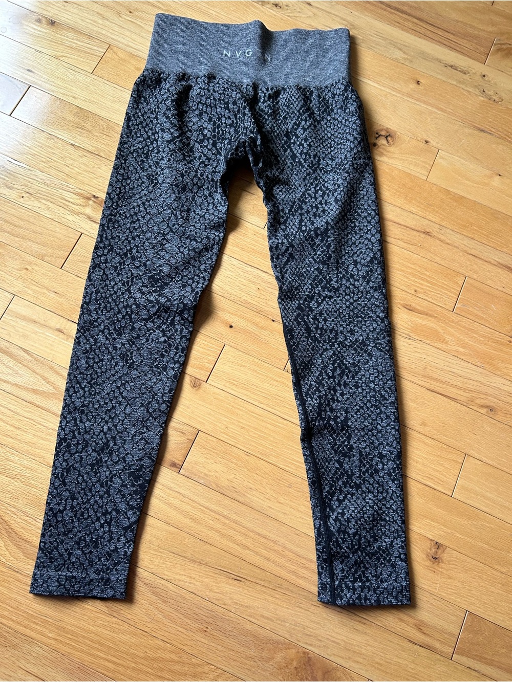 NVGTN' Dark Gray Patterned Leggings- S